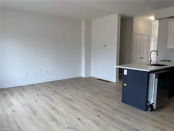 Kitchener, ON N2B 0A9,14 Dewberry DR