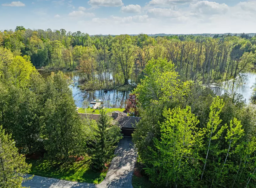 32 Nonquon DR, Scugog, ON L0C 1G0