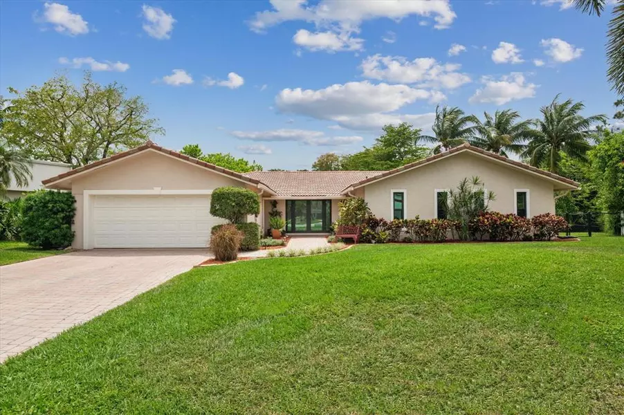 8710 Mahogany Ave, Plantation, FL 33324