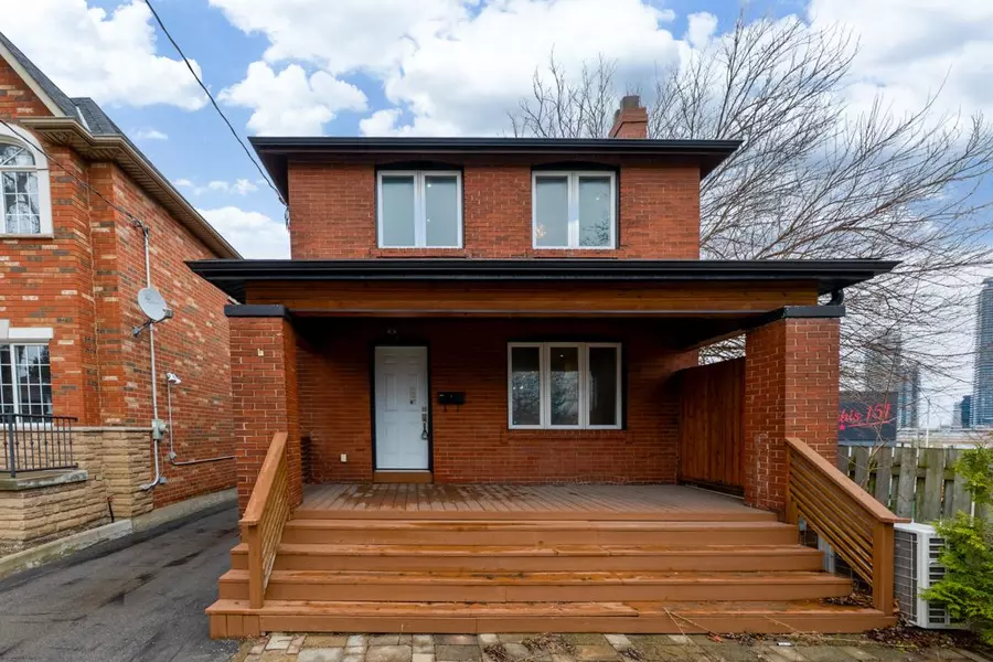5 Aldgate AVE, Toronto W07, ON M8Y 3L4