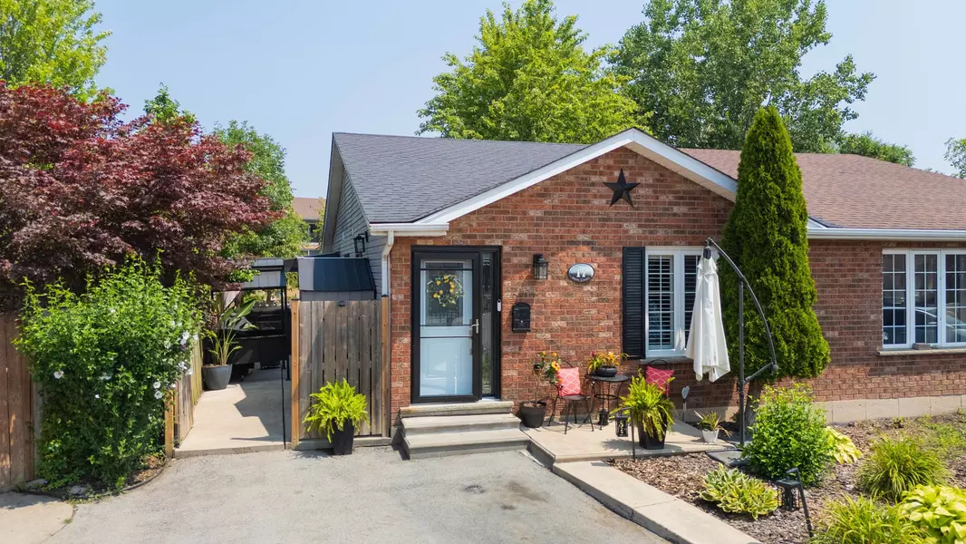 17 Marc CT, Welland, ON L3B 5X2