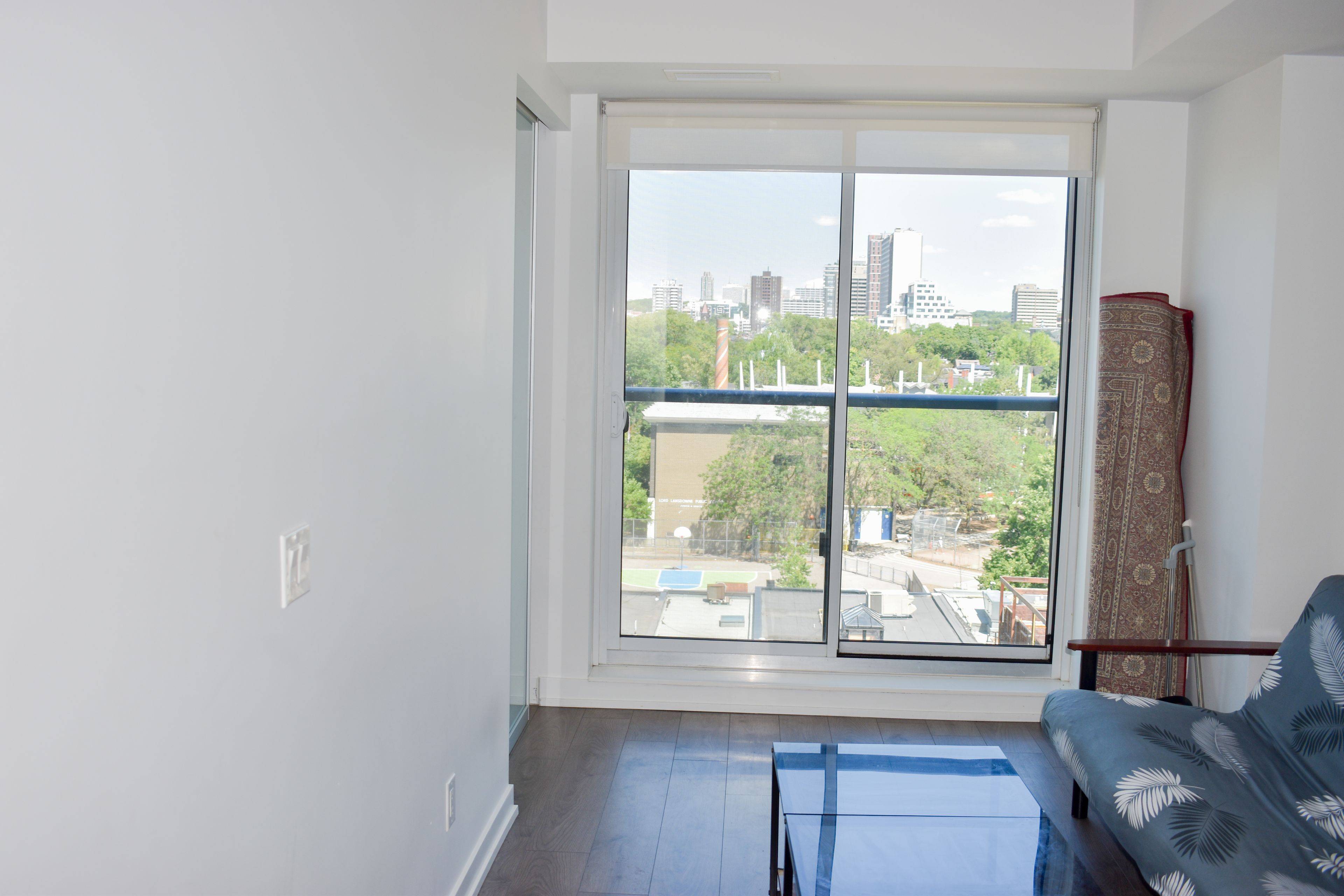 Toronto C01, ON M5T 1S2,297 College ST #825