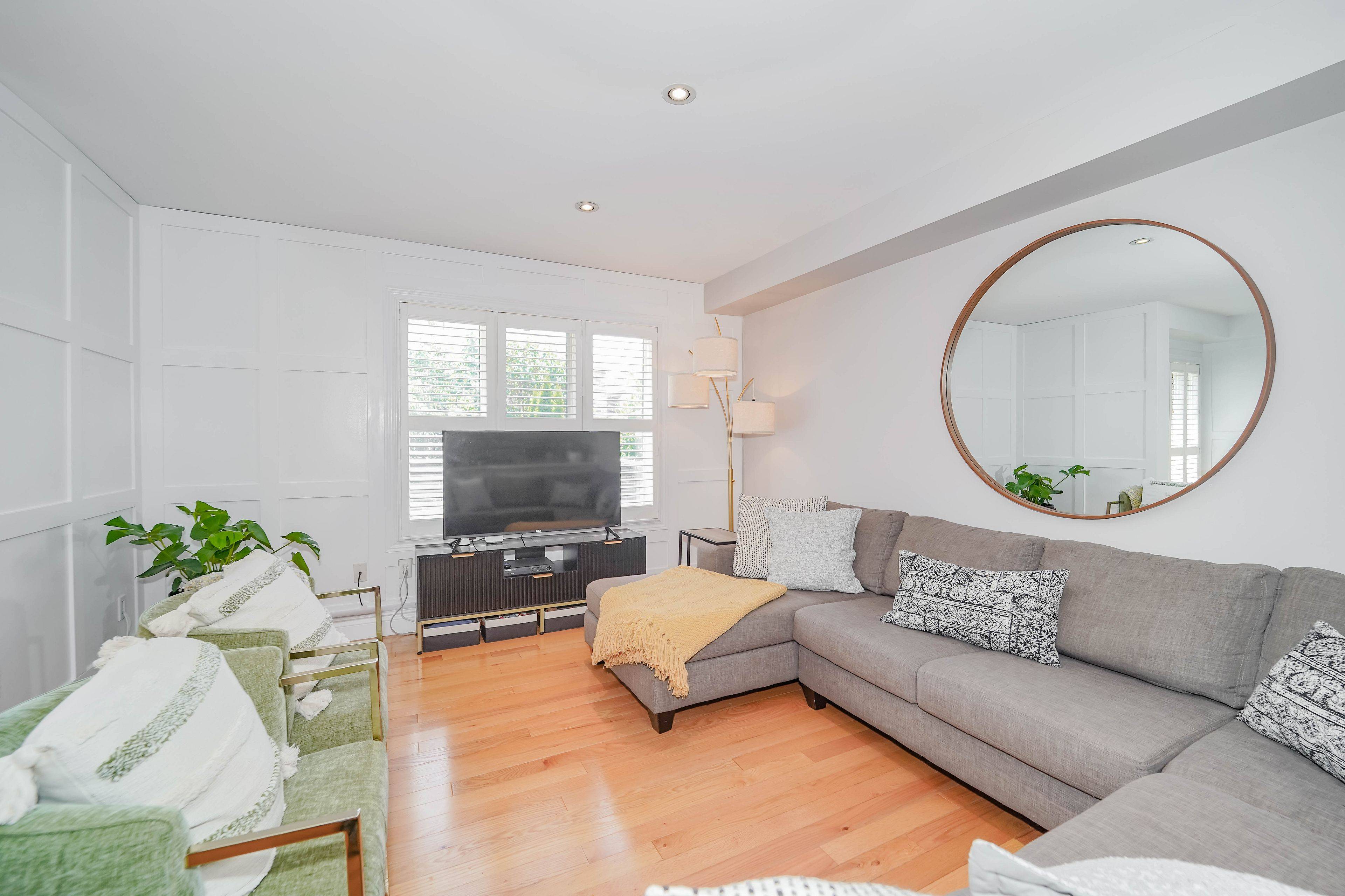 Whitby, ON L1R 0G3,15 Fairmount DR