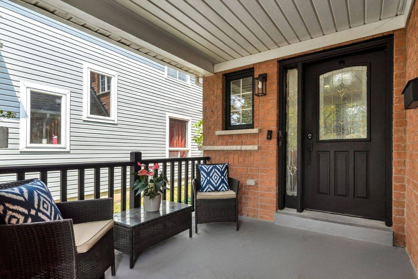 Oshawa, ON L1K 2N8,1509 Grandview ST N