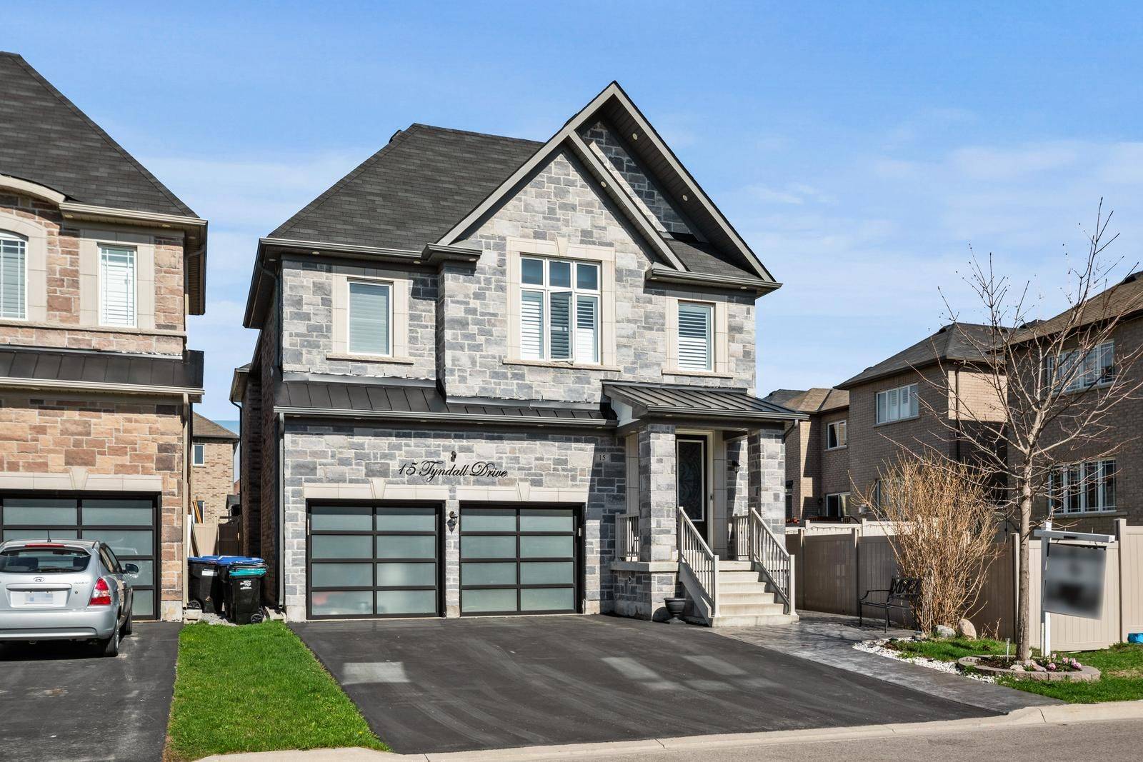 15 Tyndall DR, Bradford West Gwillimbury, ON L3Z 4G6