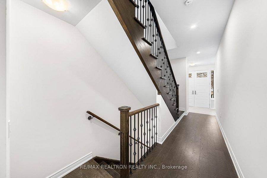 Richmond Hill, ON L4E 1K7,115 Tempel ST