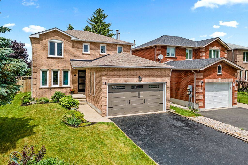 48 Mcveigh DR, Barrie, ON L4N 7E4