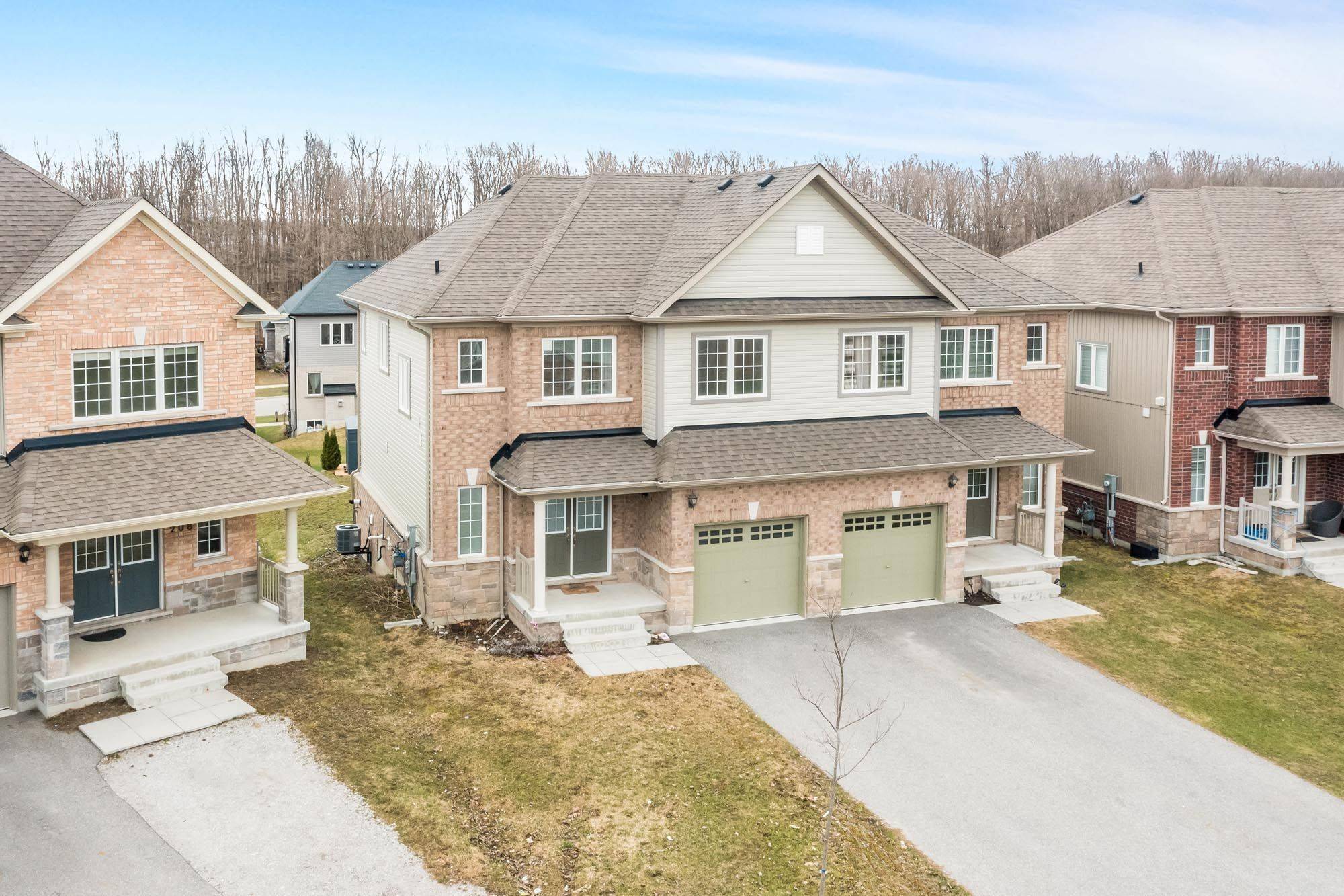 210 Isabella DR, Orillia, ON L3V 8K7