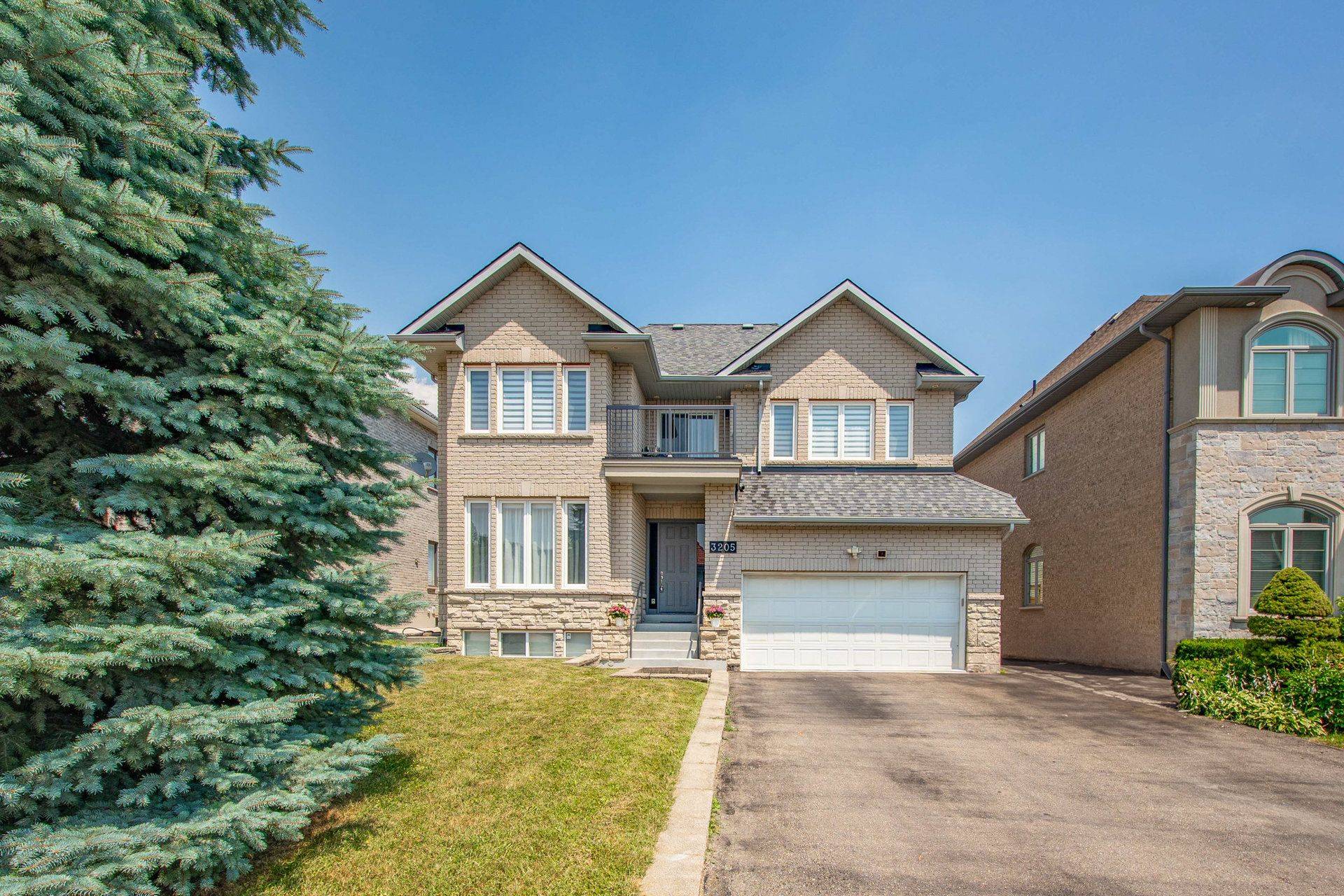 3205 Rolling Stone CT, Mississauga, ON L5B 1V8