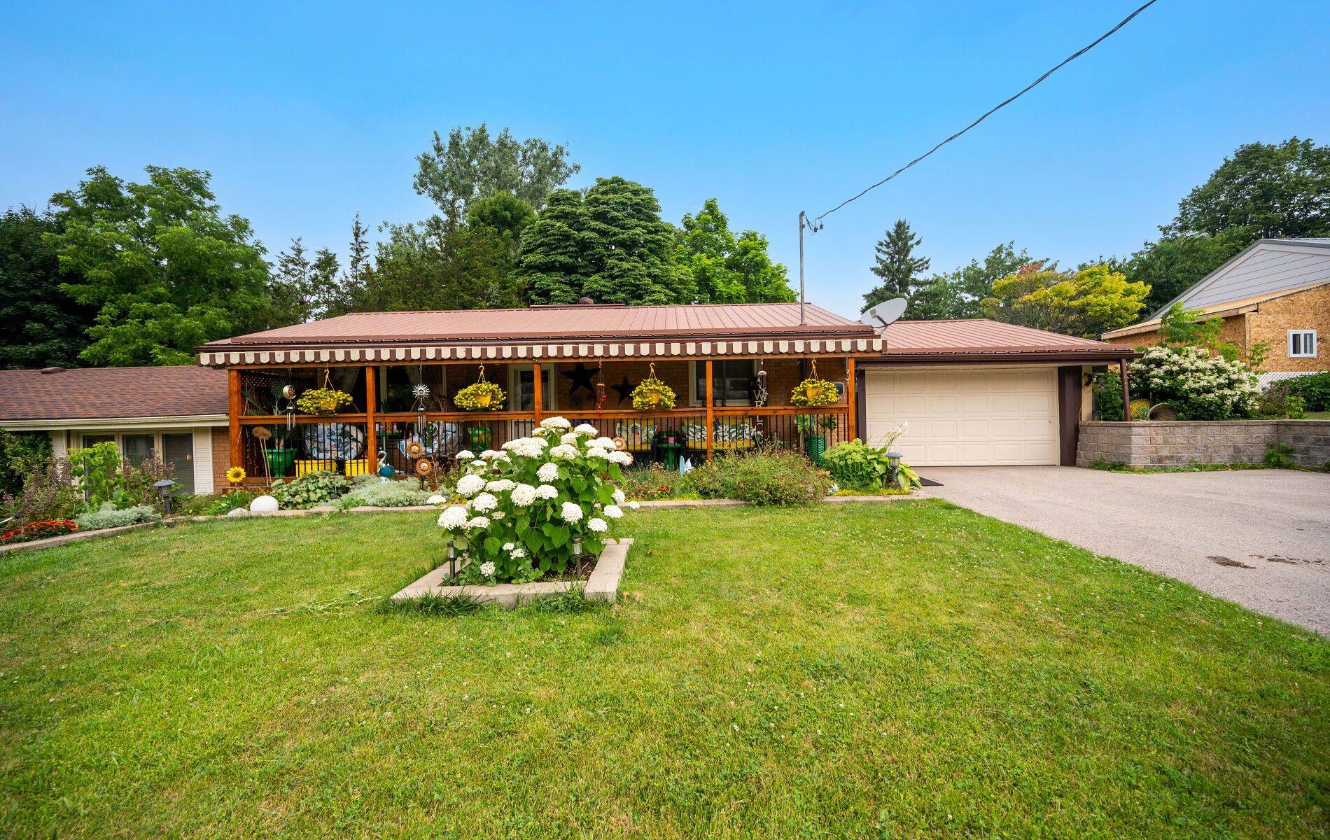 Norfolk, ON N3Y 1A3,49 Parker DR