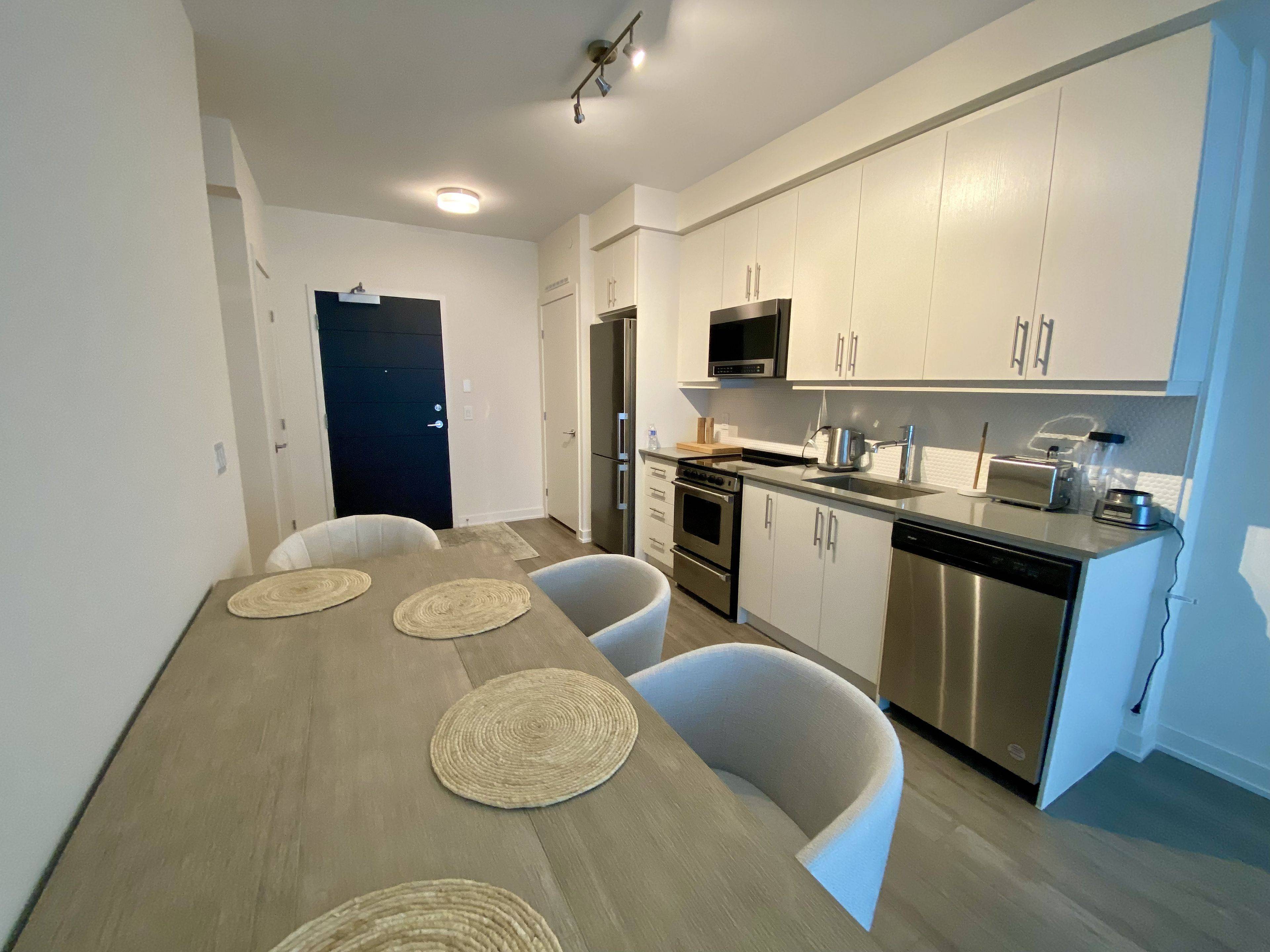 Hamilton, ON L8R 0A7,212 King Williams ST #1313