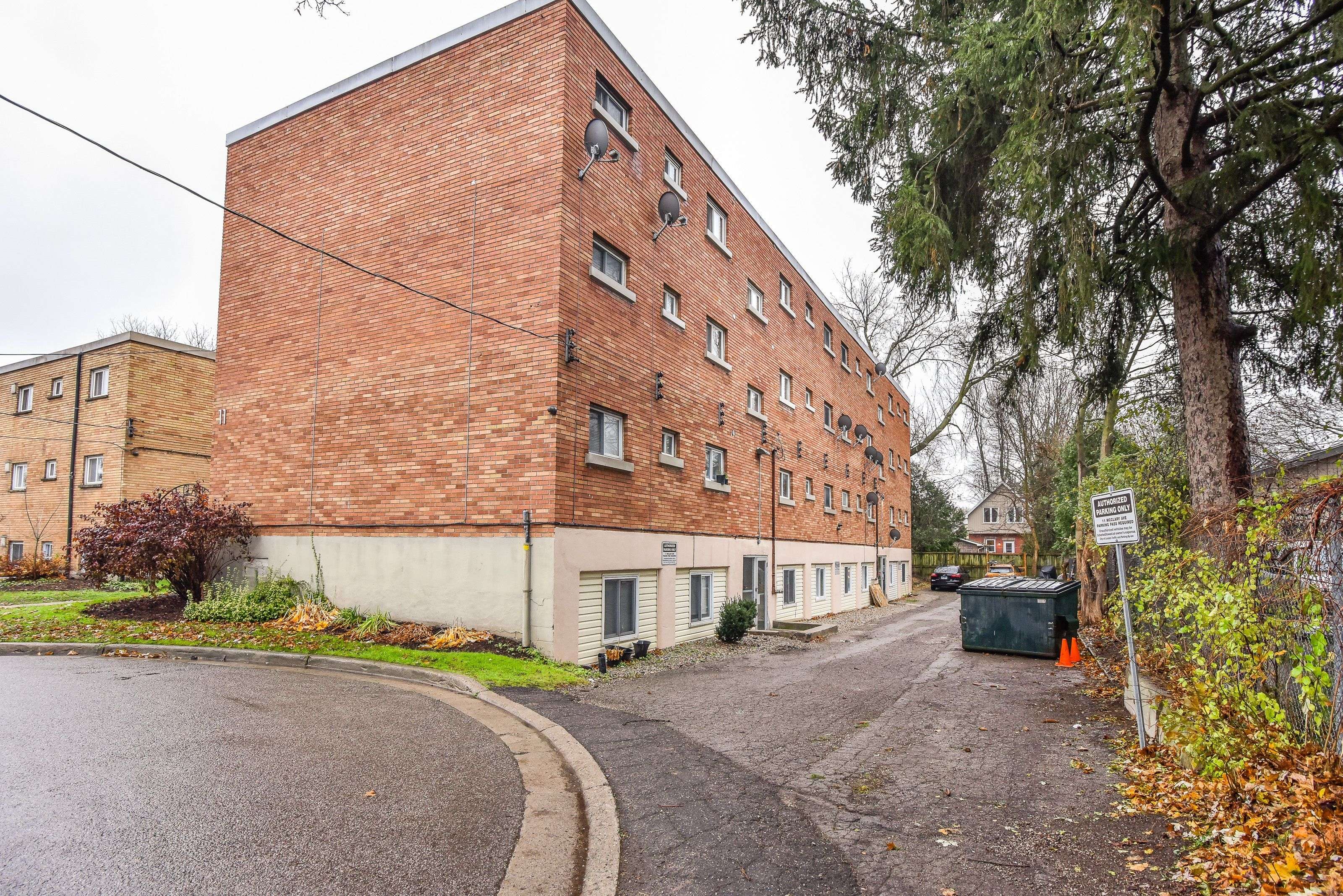 London South, ON N6C 1P6,11 McClary AVE #7