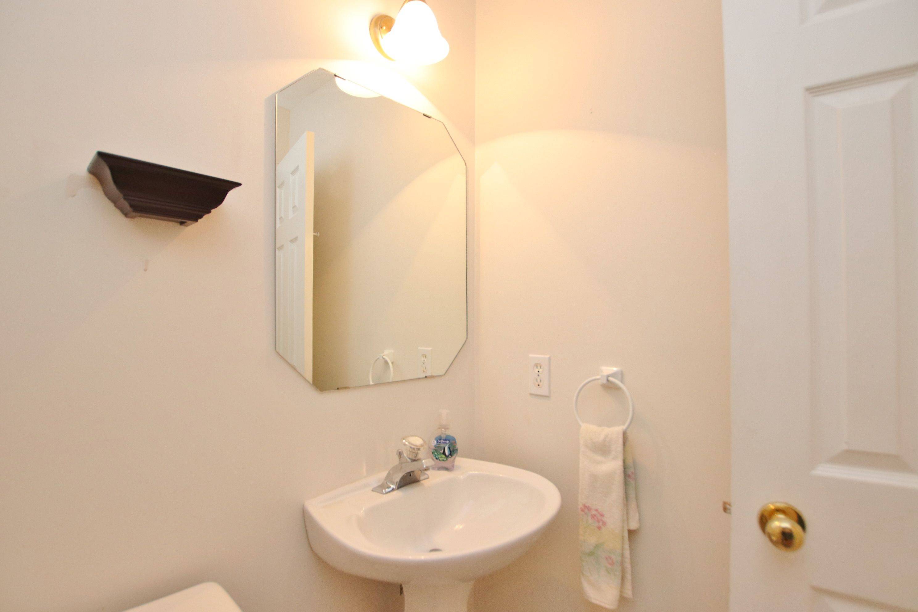 Kanata, ON K2T 1B2,48 Highmont CT