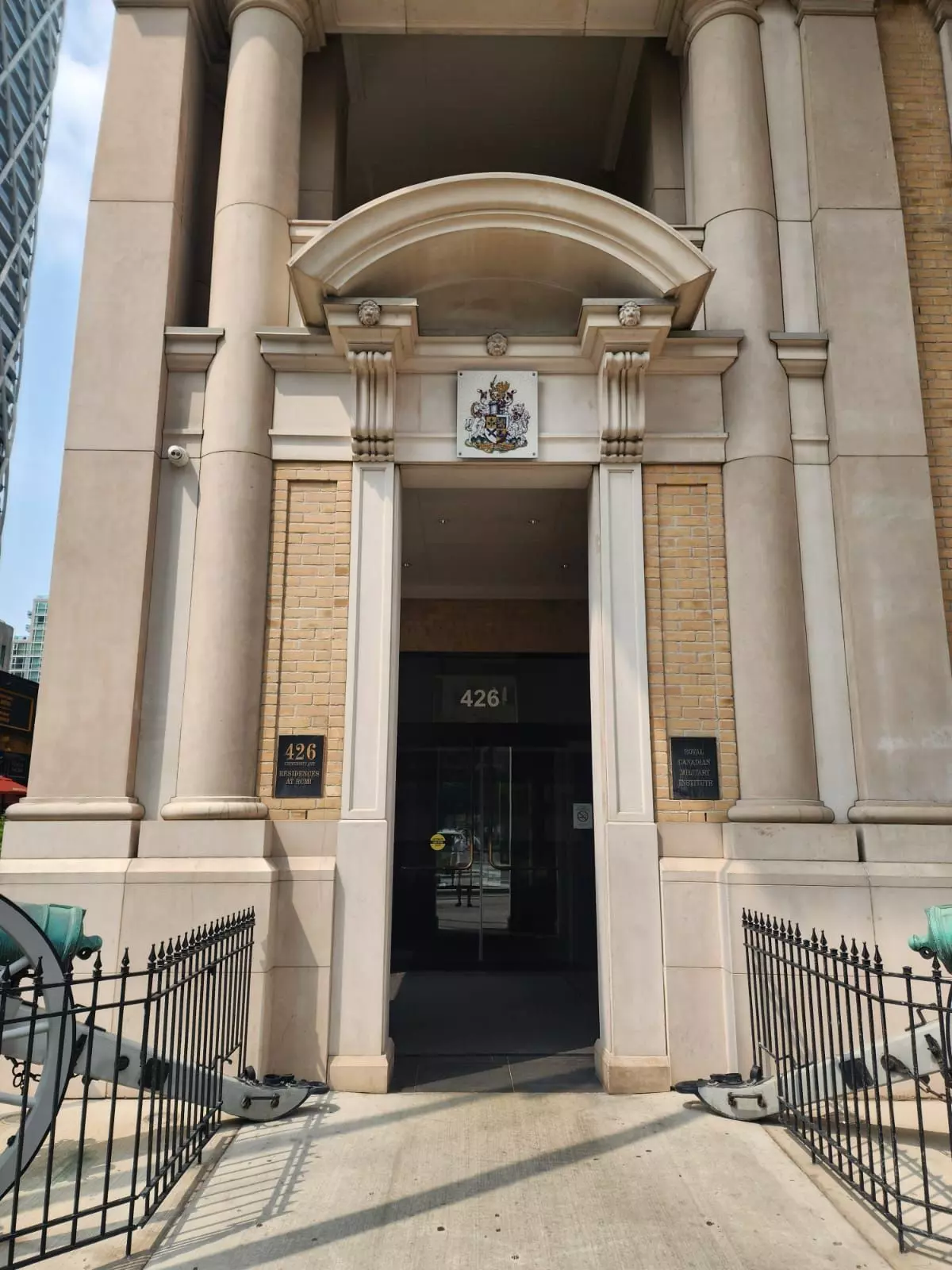 Toronto C01, ON M5G 1S9,426 University AVE #2308