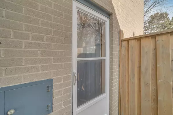 Toronto C15, ON M2J 2Z9,23 Waddington CRES #BSMT
