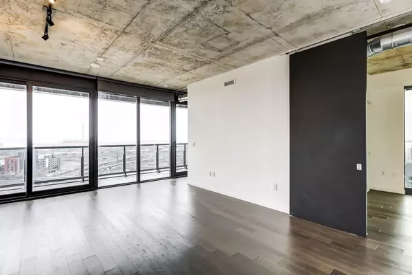 Toronto C08, ON M5A 0M4,170 Bayview AVE #2208