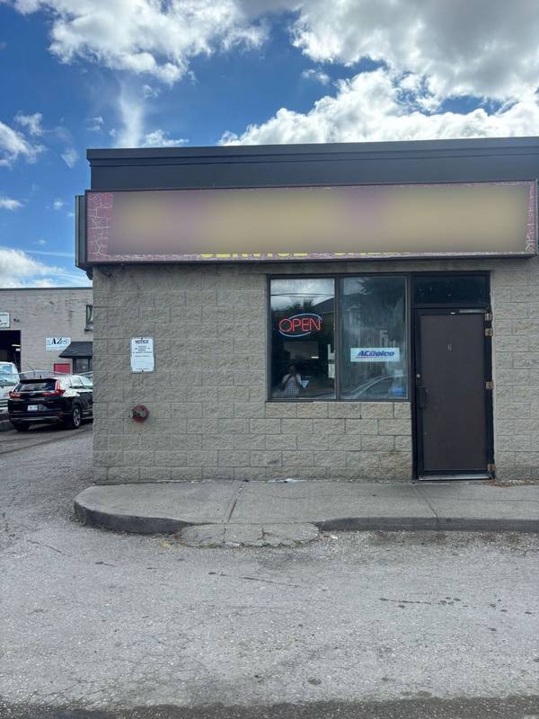 375 Danforth RD #6, Toronto E04, ON M1L 3X8