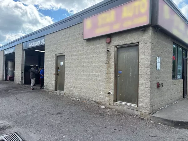 Toronto E04, ON M1L 3X8,375 Danforth RD #6