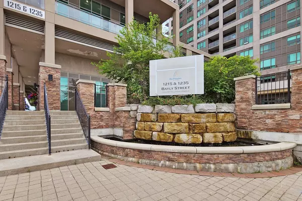 Pickering, ON L1W 1L7,1235 Bayly ST S #901