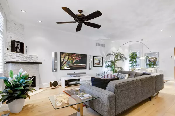 Toronto E02, ON M4L 3P1,55 Woodbine AVE