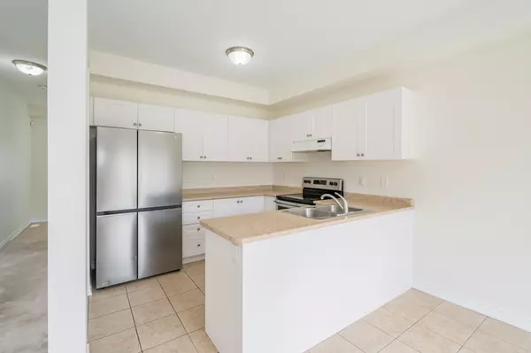 Orillia, ON L3V 8K7,210 Isabella DR