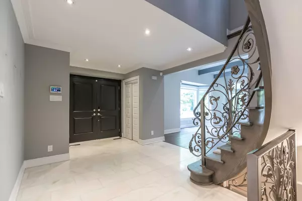 Mississauga, ON L5H 2B9,1590 Yew ST