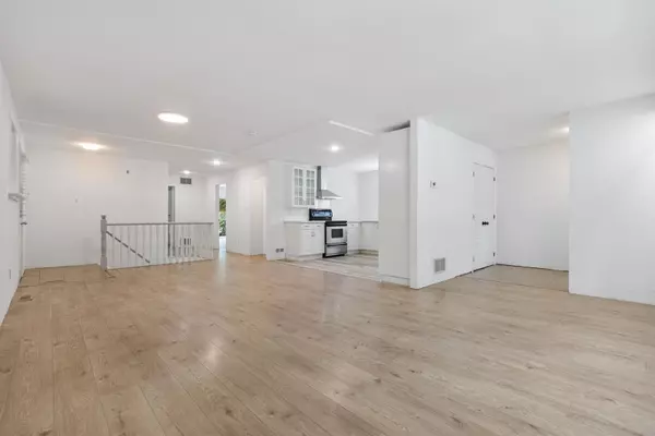 Oakville, ON L6J 2K6,467 Anthony DR