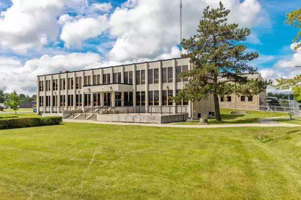 22 Slack RD #102, Tanglewood - Grenfell Glen - Pineglen, ON K2B 0B7