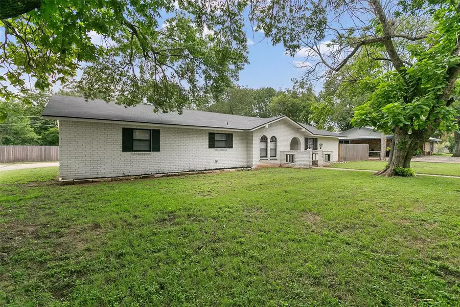 306 Adams Street, Mcgregor, TX 76657