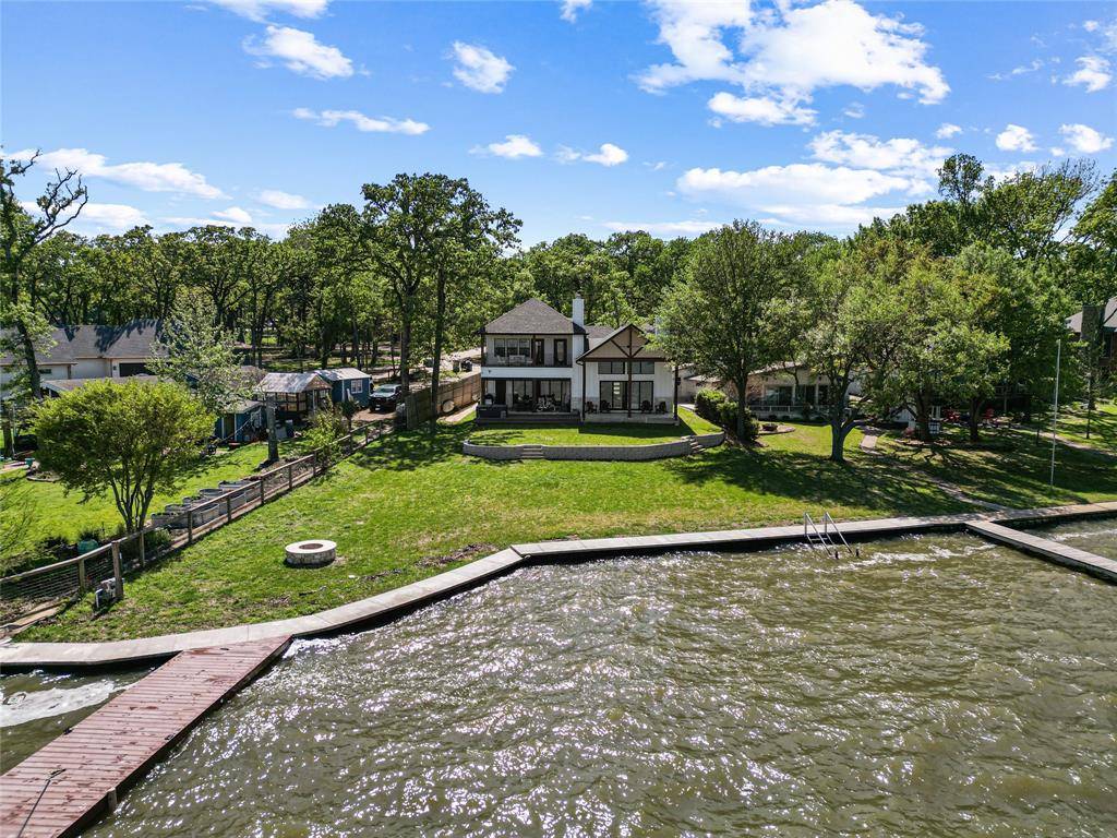 209 Lake Drive, Tool, TX 75143