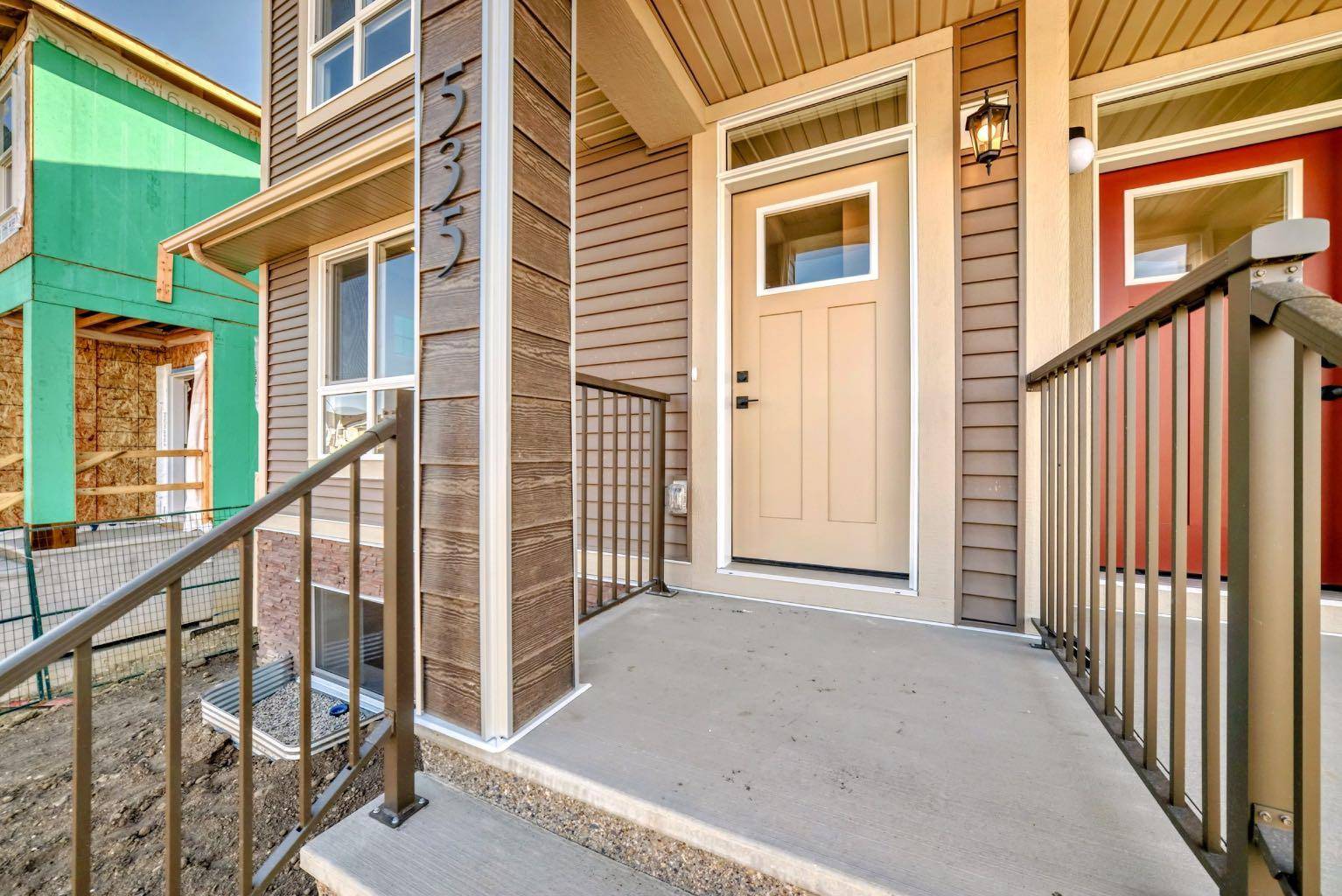 Calgary, AB T3R 2G4,535 Tekarra DR NW