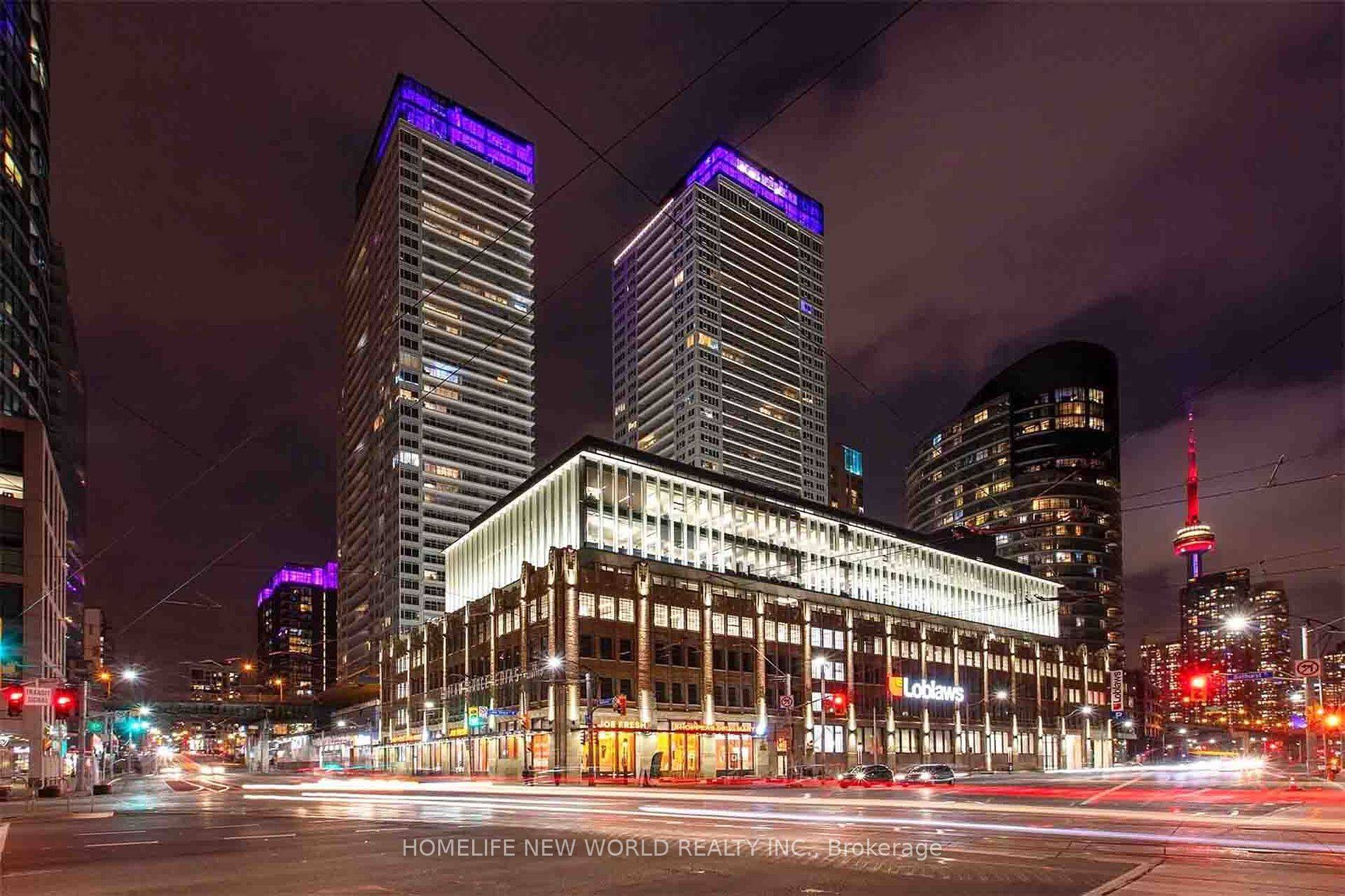 Toronto C01, ON M6A 2E1,17 Bathurst ST #909