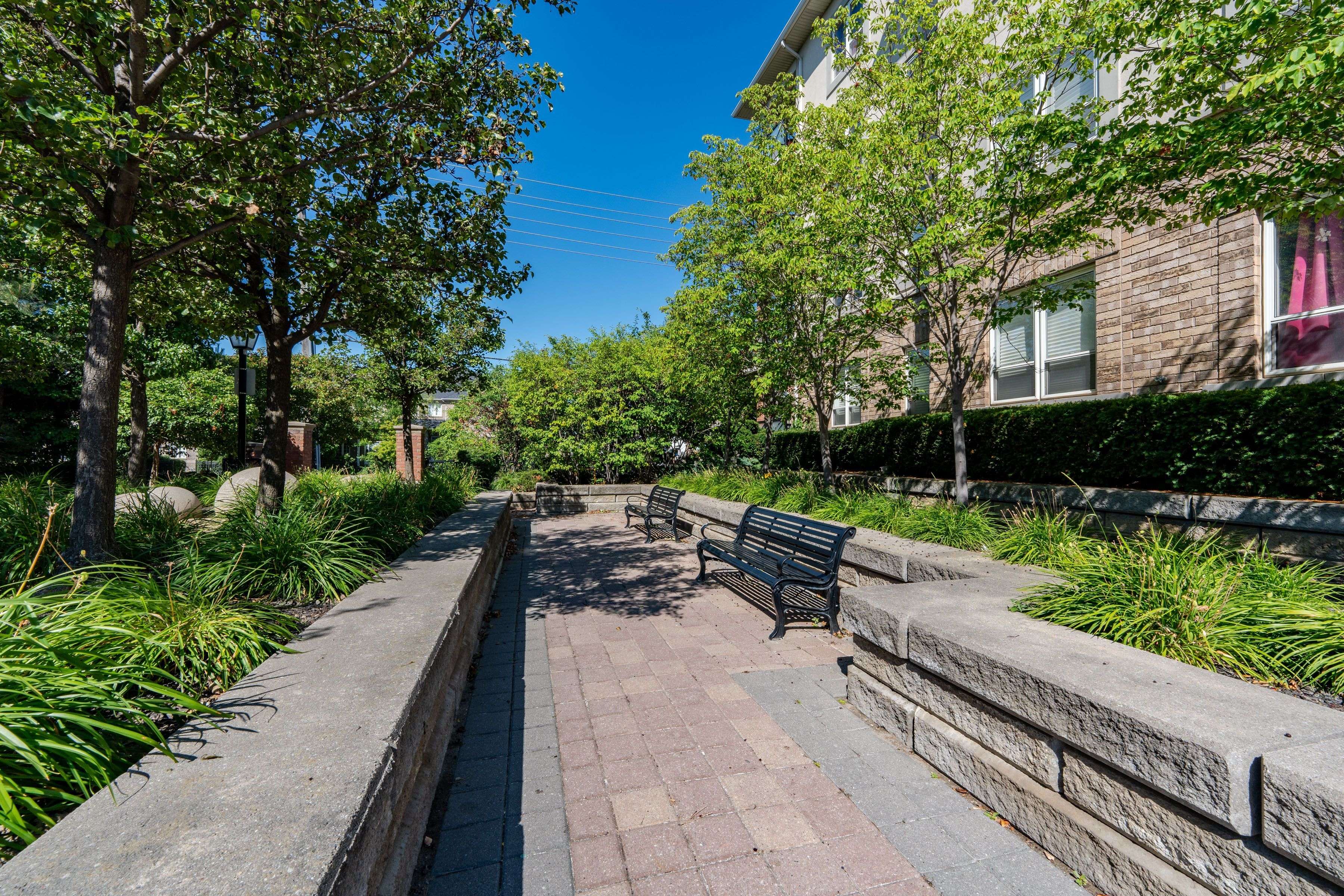 60 MENDELSSOHN ST #213, Toronto E04, ON M1L 0G9