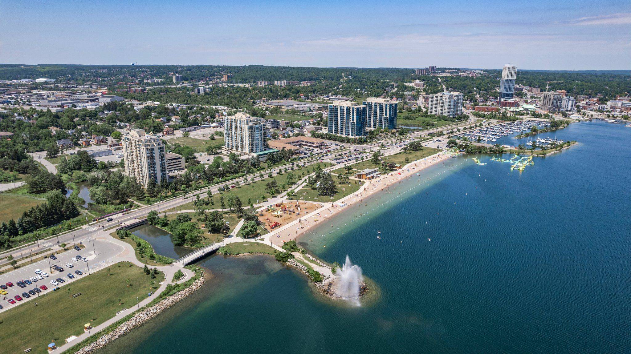 Barrie, ON L4N 7R6,75 Ellen ST S #711