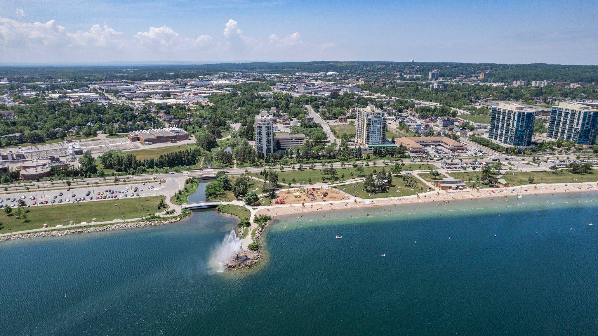 Barrie, ON L4N 7R6,75 Ellen ST S #711