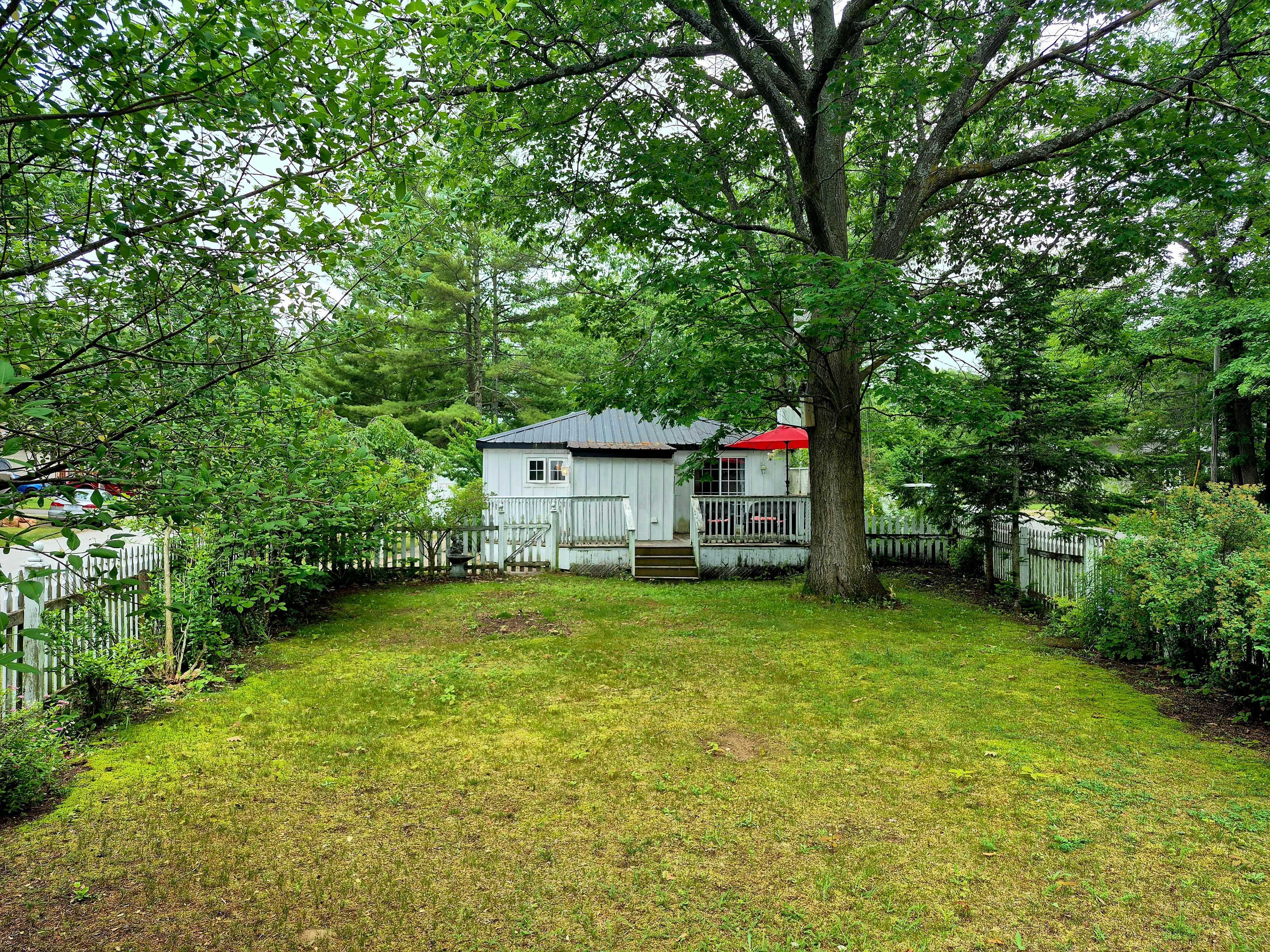 60 Parkwood DR, Wasaga Beach, ON L9Z 2T2