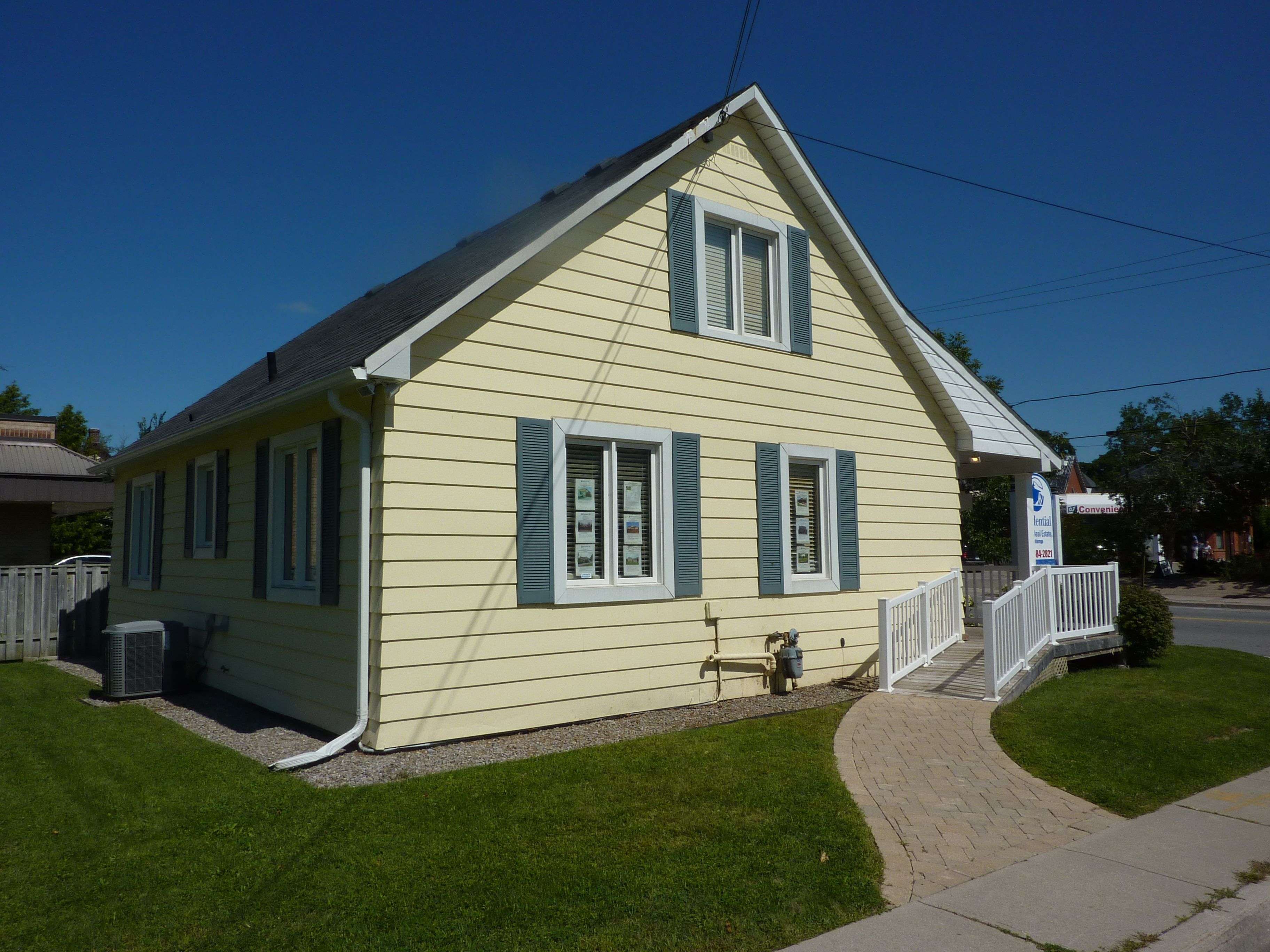Caledon, ON L7C 1E8,15976 Airport RD #Main Floor