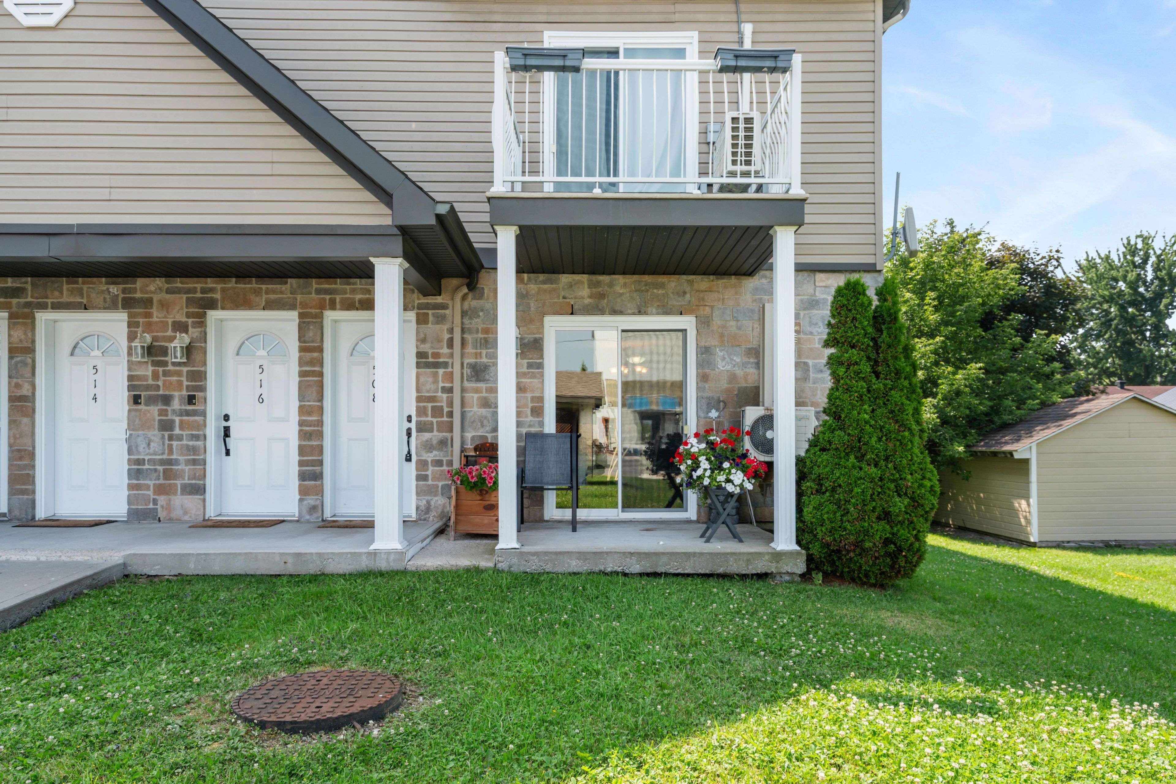 North Glengarry, ON K0C 1A0,508 Massie CRES #4