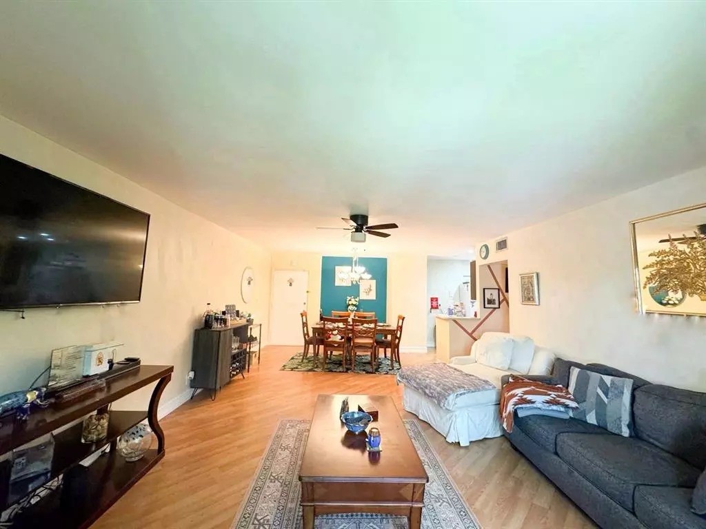 Wilton Manors, FL 33305,124 NE 19th Ct #201B