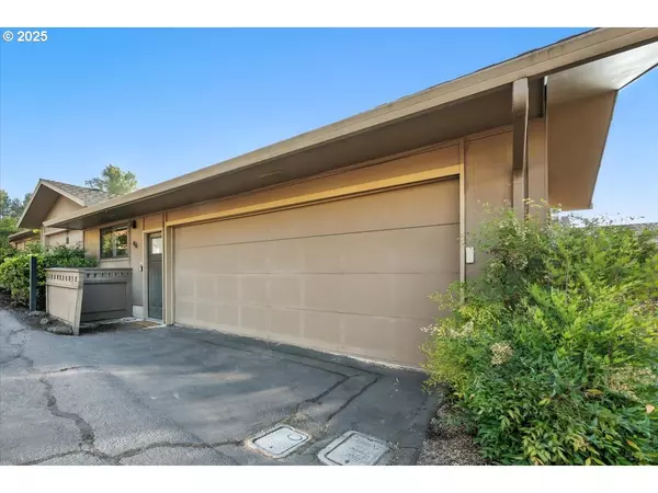 Lake Oswego, OR 97035,46 CONDOLEA CT