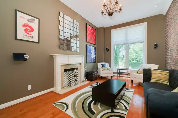 Toronto C02, ON M4V 2G3,11 Sidney ST