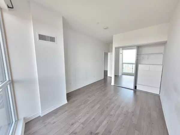 Toronto C01, ON M5B 0A5,386 Yonge ST #4803