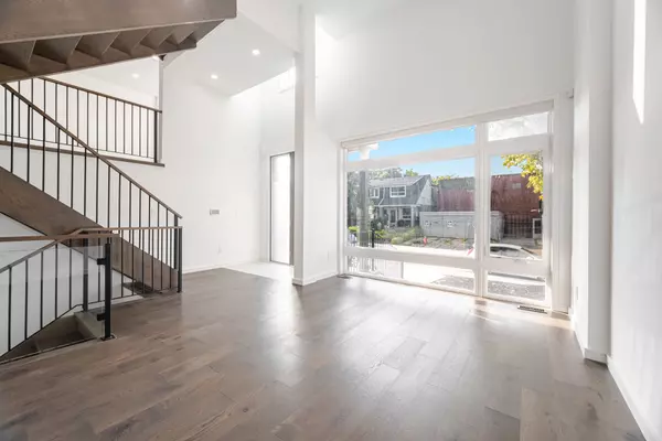 Toronto E03, ON M4C 2H7,105 Frater AVE