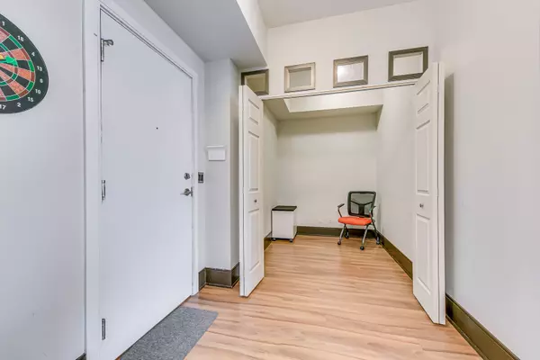 Mississauga, ON L5B 0E1,330 Burnhamthorpe RD W #3005