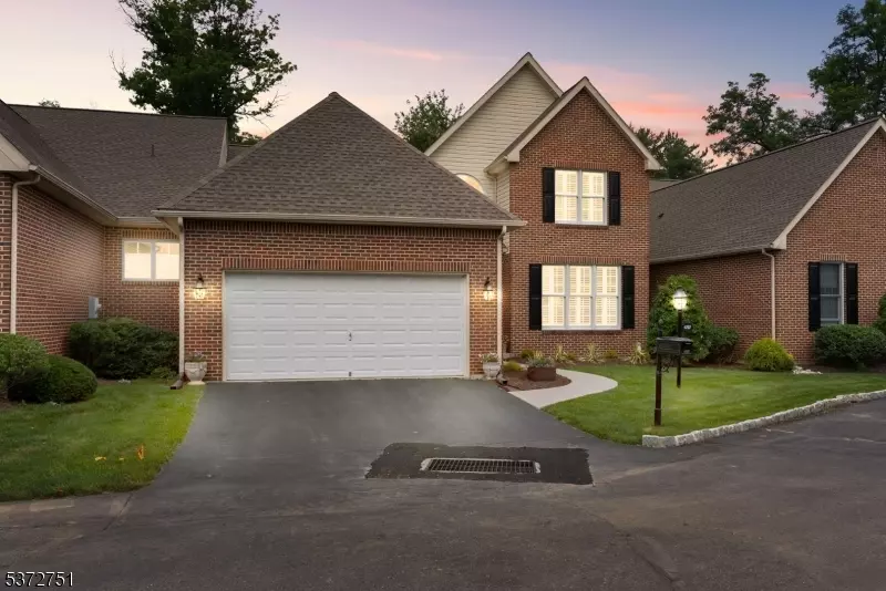 4757 Pinehurst Circle, Pennsylvania, NJ 18034