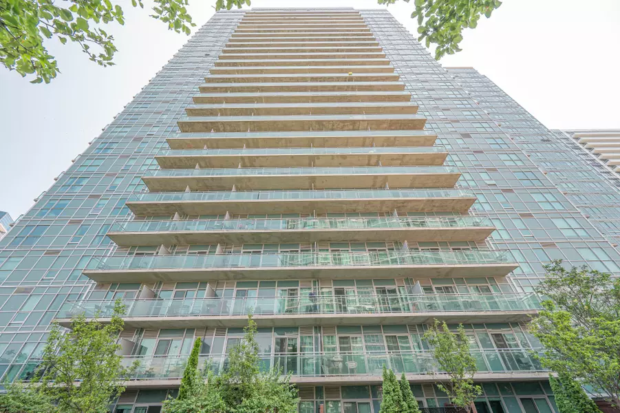 155 Legion RD N #1401, Toronto W06, ON M8Y 0A7