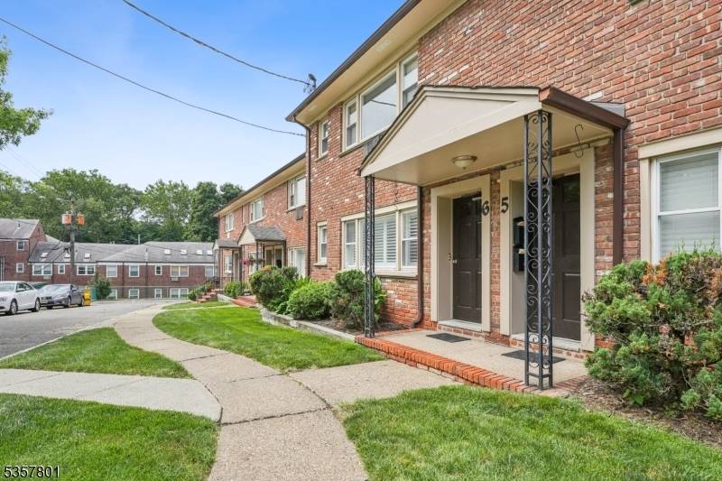Verona Twp., NJ 07044,365 Bloomfield Ave #6A