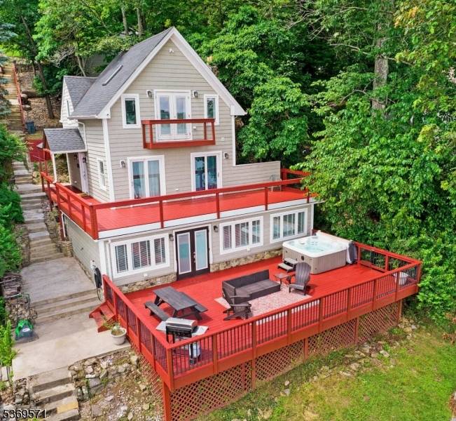 Hopatcong Boro, NJ 07843,309 Lakeside Blvd