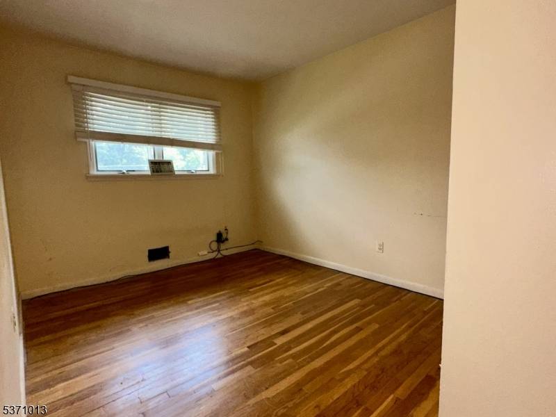 Hopatcong Boro, NJ 07843,10 Richards Rd