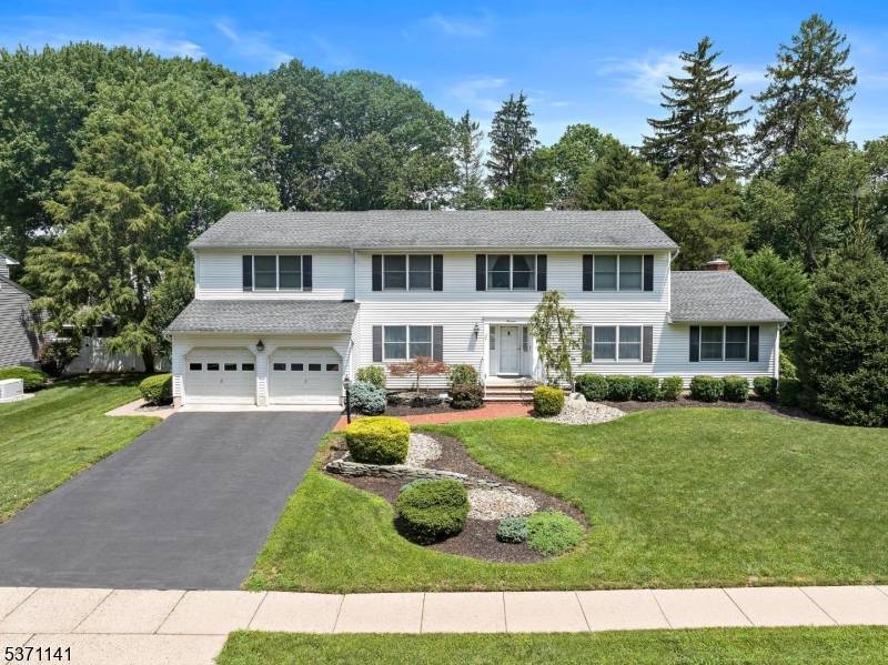 18 Mulberry Ln, Edison Twp., NJ 08820